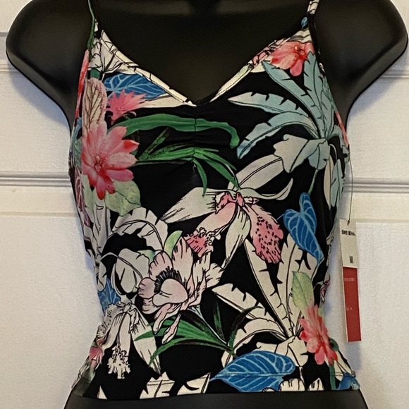 NWT 🌸 Spaghetti Strap Crop Top tank by Hot Kiss - Picture 2 of 12